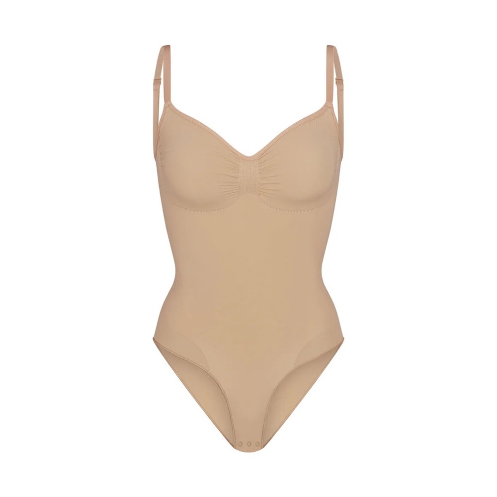 NWOT SKIMS seamless fully brief bodysuit
